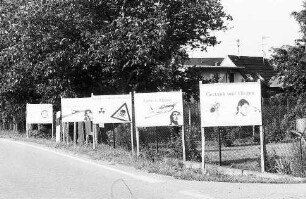 Bremgarten: Protestplakate gegen die Mülldeponie am Ortsein- und Ortsausgang in Bremgarten