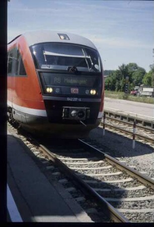 roter Triebwagen Kopf 642 217-4 RB Memmingen