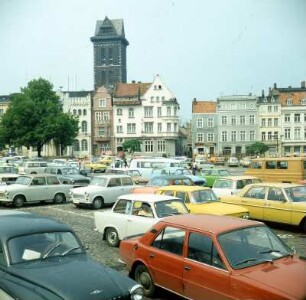 Wismar, Marktplatz : Wismar. Marktplatz mit Marienkirche