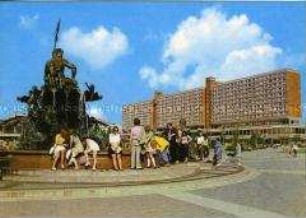 Berlin, Neptun-Brunnen und Rathausstraße