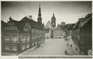 Pirna an der Elbe, am Markt mit Rathaus, Marienkirche und Sonnenstein