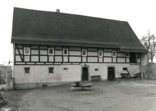Malschendorf, Eichbuschweg 20. Dreiseithof (1701/1815). Hofansicht des Wohnstallhauses