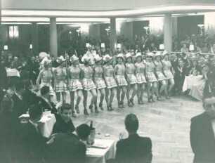 Karneval 1955. Die Funkengarde