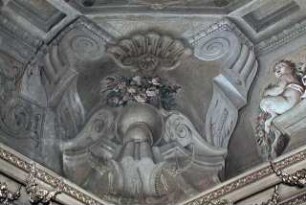 Scheinarchitektur, Medaillons mit den Taten des Herkules und vier alleegorische Sitzfiguren