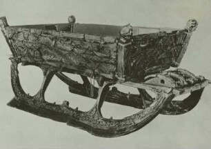Schlitten, geschnitzt