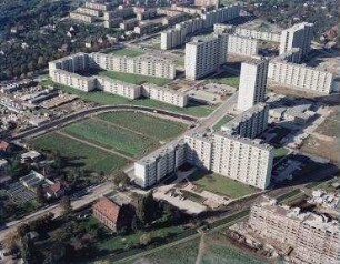 Luftaufnahme, Blick von Süd-Osten auf die John-Locke-Siedlung. Berlin-Lichtenrade, John-Locke-Straße
