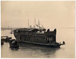 Kanton : Chinatown ; pleasure boat
