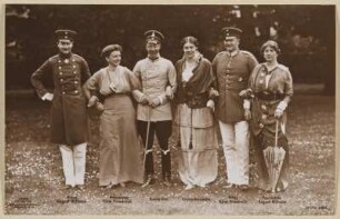 Postkarte mit Gruppenbild von Postkarte Prinz August Wilhelm, Prinzessin Eitel Friedrich, Kronprinz, Kronprinzessin, Prinz Eitel Friedrich, Prinzessin August Wilhelm