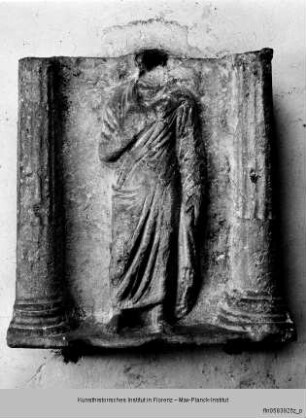 Männliche Figur in Toga