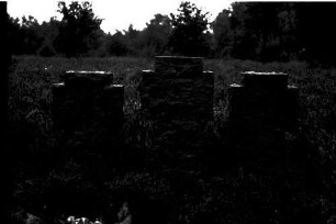 Donsbrüggen: Soldatenfriedhof, Kreuze