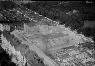 Leipzig-Großzschocher, Schule