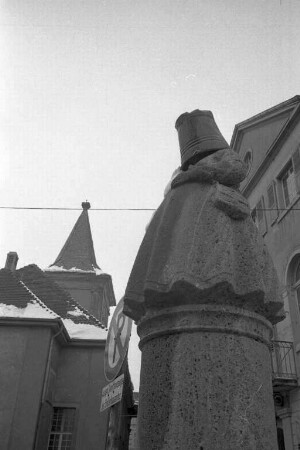 "Marktfrau" hinter der Kleinen Kirche am Aschermittwoch.