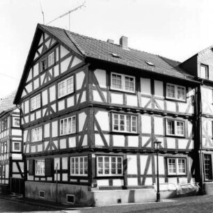 Fachwerkgebäude (Fachwerkwohnhaus); Alsfeld, Hersfelder Straße 11