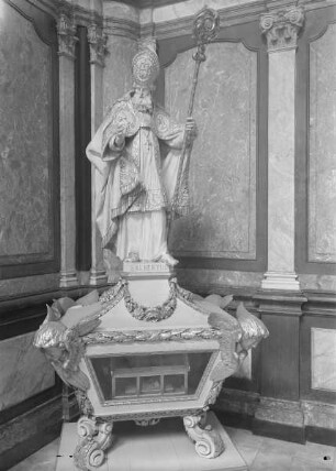 Reliquienschrein mit Statue des heiligen Albertus