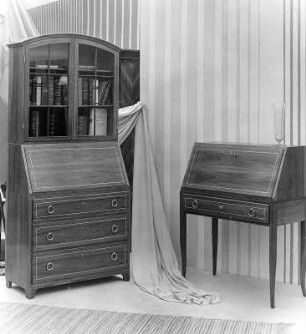 Handwerksausstellung München, 8.6. 1951. Schreibsekretär und Schreibschrank