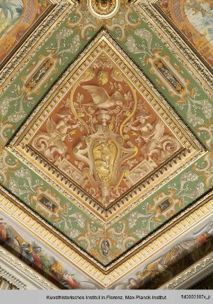 Deckendekoration des Salone Verde : Weibliche Allegorien in Wappenkartuschen, von Meerwesen flankiert