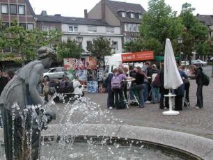 Platz mit Umfragestand