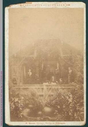 Mathilde Weber mit Familie auf der Veranda