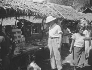Markt im Barangay Pardo : Martin Schwind an einem Marktstand