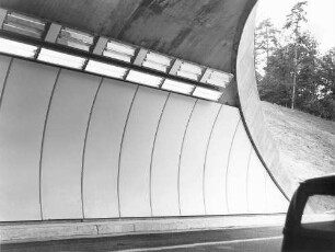 Schönbuchtunnel, km 607,724 - 608,350 Tunnelauskleidung und Beleuchtungsband