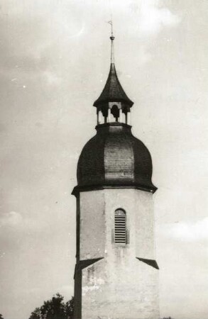 Rechenberg-Bienenmühle-Clausnitz. Dorfkirche Clausnitz (1696/1726). Turm von Westen