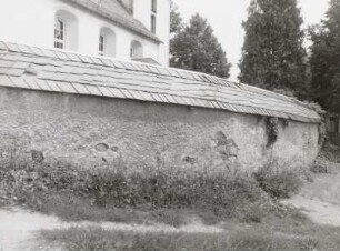Friedhofsmauer