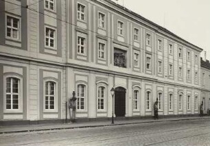 Marcolini-Palais, Bezirkskrankenhaus