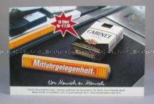 Werbeschild (beidseitig) mit Werbeaufdruck für "CABINET würzig"-Zigaretten, "Mitfahrgelegenheit."