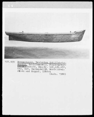 Frachtmotorschiff, Bau-Nr. 426, 436, 437, 440, 441, Halbmodell. Werft Orenstien und Koppul, Lübeck