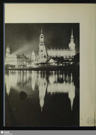 2 Ständehaus, Rathausturm, Hofkirche und Schloß, davor das „Italienische Dörfchen“