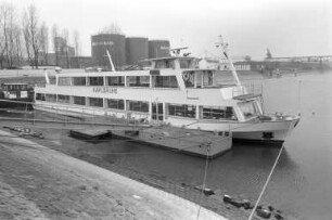 Fahrgastschiff Karlsruhe. Eröffnung der Fahrgastsaison