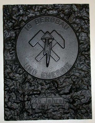 Kohlekeramikplakette "25 Jahre IG Bergbau und Energie"