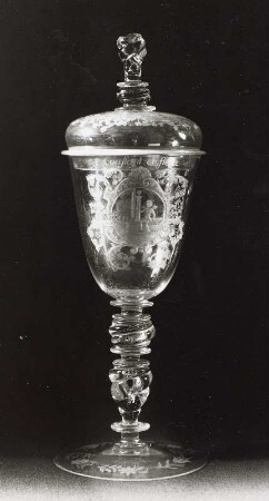 Deckelpokal mit Medallions und Devisen