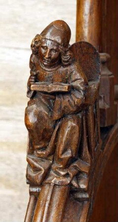 Lesender Geistlicher mit Buch