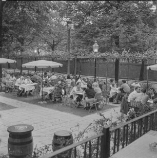 Gaststätte Schultheiss-Spezial, Berliner Str. 80, Pankow, 1968, Bild 1. SW-Foto © Kurt Schwarz.