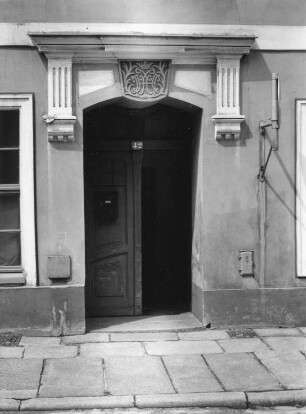Portal : Görlitz-Altstadt, Langenstraße 42. Wohnhaus (nach 1717, Umbau 19. Jh.). Portal (16. Jh.)