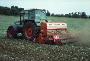 Fotografie: Säverfahren, Mulchsaat, Kastendrillmaschine, Bodenfräse, Breitsaat