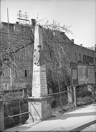 Distanzsäule : Glashütte. Distanzsäule (1734) am Bahnhof