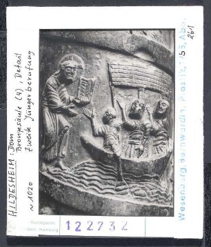 Hildesheim, Dom: Bernwardsäule (Christussäule), Bronze, um 1020. Zweite Jüngerberufung