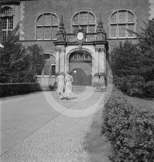 Portal der Universität Posen