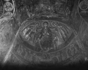 Thronende Muttergottes mit Christuskind, flankiert von den Erzengeln