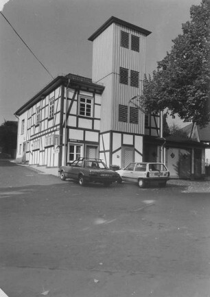 Ehemaliges Feuerwehrhaus; Waldsolms, Lindenplatz 1, Lindenplatz