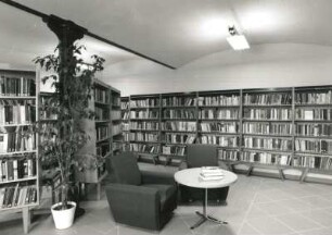 Ebersbach. Stadtbibliothek, Hauptstraße 61. Lesesaal