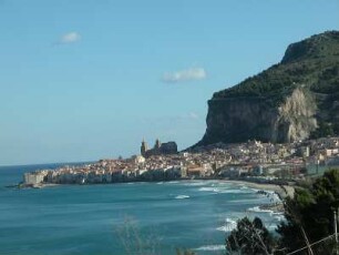 Blick auf Cefalu an der Nordküste