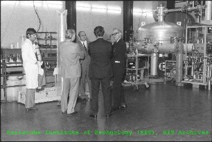 Besuch von Dr. Sigvard Arne Eklund (Generaldirektor der International Atomic Energy Agency (IAEA)) am Kernforschungszentrum Karlsruhe (KfK)