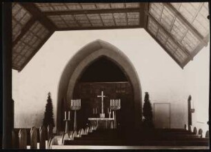 Kapelle auf dem Waldfriedhof Dahlem, Berlin: Innenraum der Kapelle