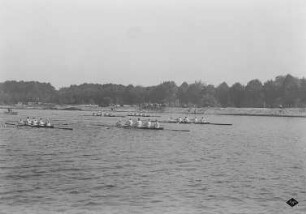 Vierer-Regatta : Technikgeschichte | Navigare necesse est... - Altes und modernes Schiffahrtswesen | Wassersportfahrzeuge