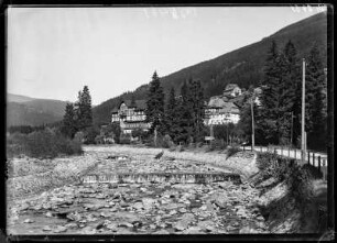 Spindlermühle (Spindleruv Mlyn/Tschechische Republik). Blick zum Grand Hotel