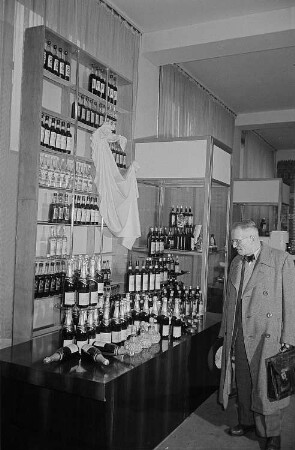 Ausstellungshalle der Sowjetunion, Präsentation alkoholischer Getränke