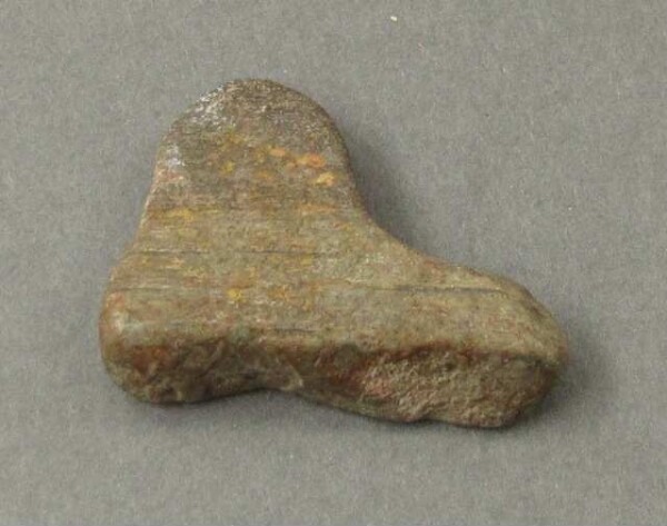 Sling stone (weapon)